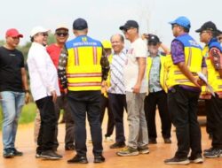 Pimpinan dan Anggota DPRD Jambi Tinjau Jalan Jepang