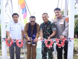 Ketua DPRD Hutri Randa Hadiri Peresmian Jembatan Perintis Garuda di Desa Mekar Jaya