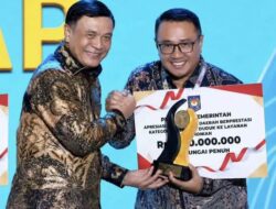 Raih Apresiasi Terbaik II Kategori Akses Penduduk Terhadap Layanan Pendidikan Regional Sumatera, Wako Alfin Terima Penghargaan dan Insentif Fiskal Rp1,5 Miliar