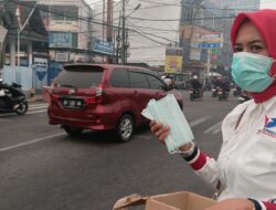 HUT ke-12 Partai Perindo, Kader di Jambi Bagikan Masker untuk Warga