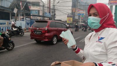HUT ke-12 Partai Perindo, Kader di Jambi Bagikan Masker untuk Warga